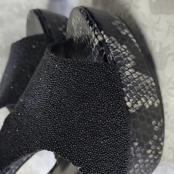 Heels - Picture 3 of 7